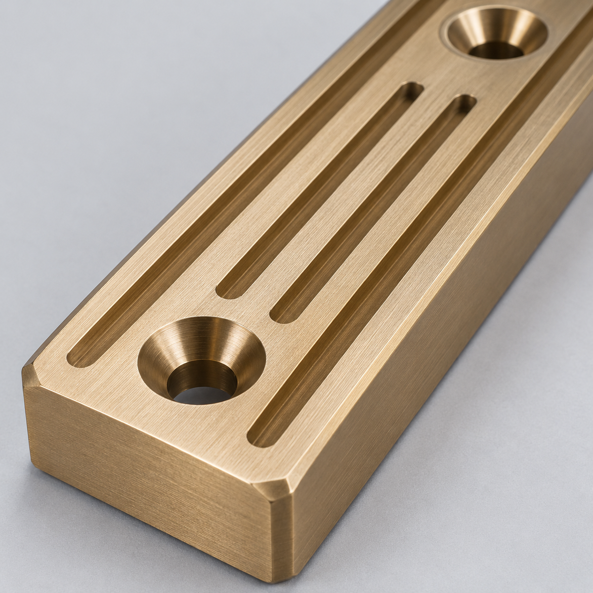 Wear strip lubrication groove and mounting hole detail